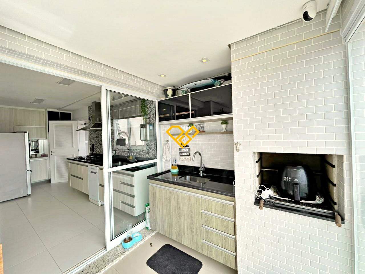 Apartamento à venda no Marapé: Varanda com churrasqueira