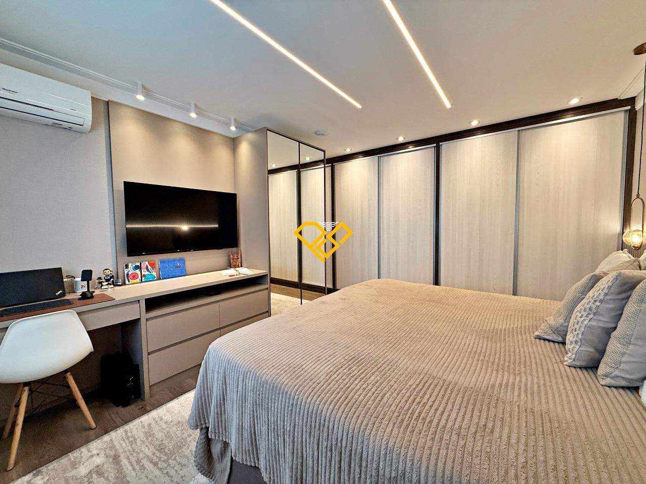 Apartamento à venda no Boqueirão: Dormitório 1 - suíte