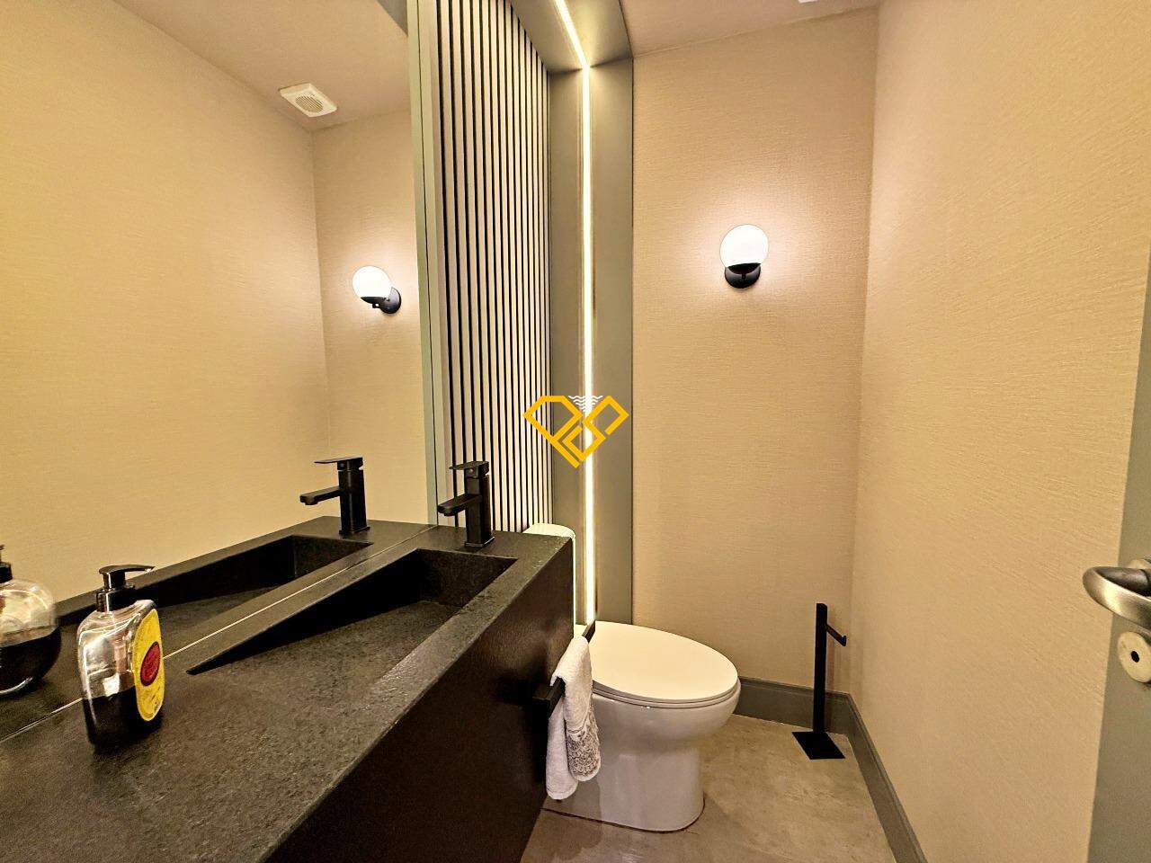 Apartamento à venda no Boqueirão: Lavabo