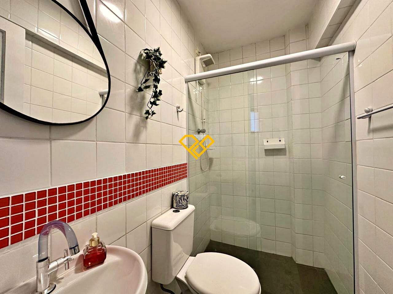 Apartamento à venda no Gonzaga: Wc de serviço