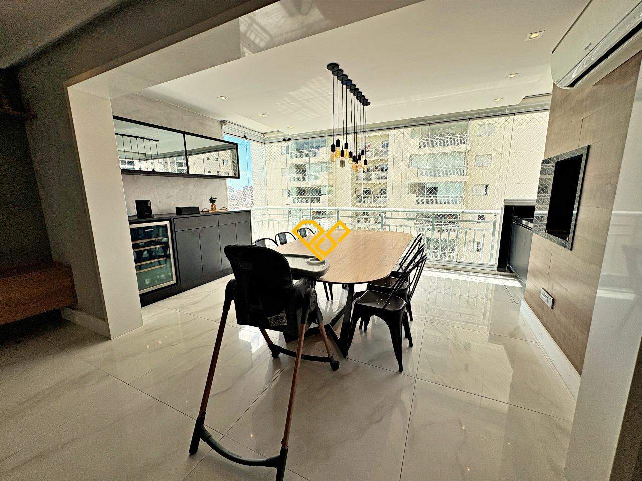 Apartamento à venda no Marapé: Varanda com churrasqueira