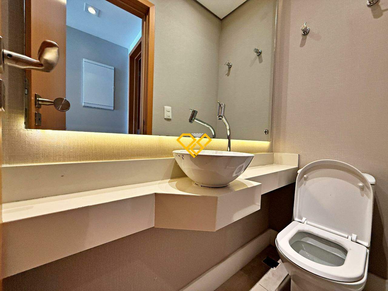 Apartamento à venda no Boqueirão: Lavabo