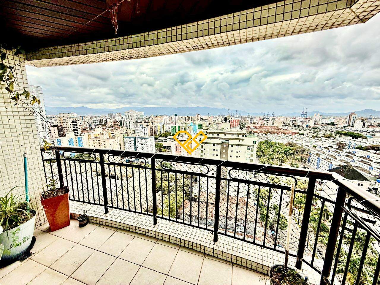 Apartamento à venda no Aparecida: Varanda da suíte master