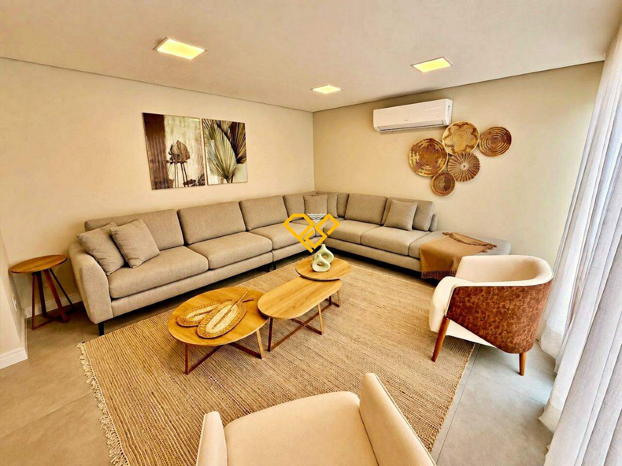 Cobertura à venda no Ponta da Praia: Sala 2° andar