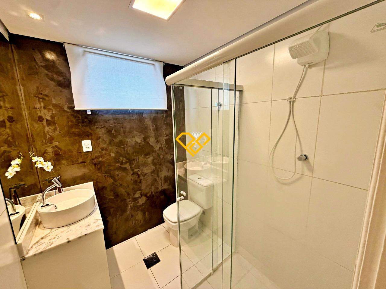 Cobertura à venda no Ponta da Praia: Wc suíte
