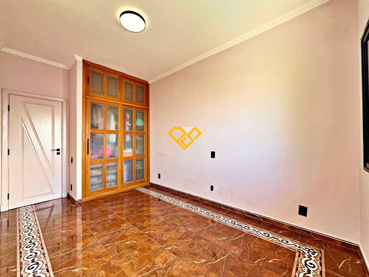 Casa à venda no Santa Terezinha: Dormitório 5