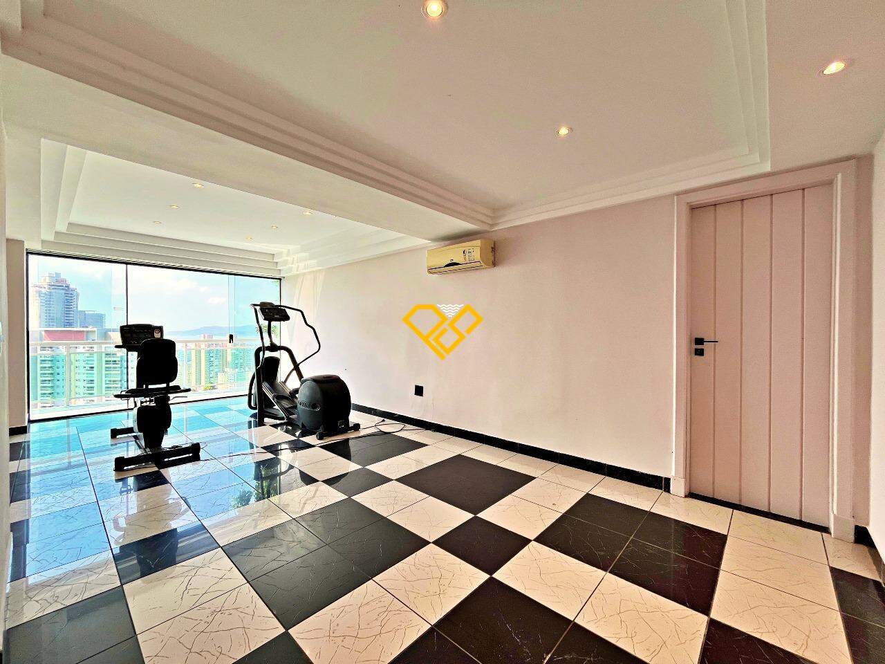 Casa à venda no Santa Terezinha: Dormitório 4 - suíte - academia