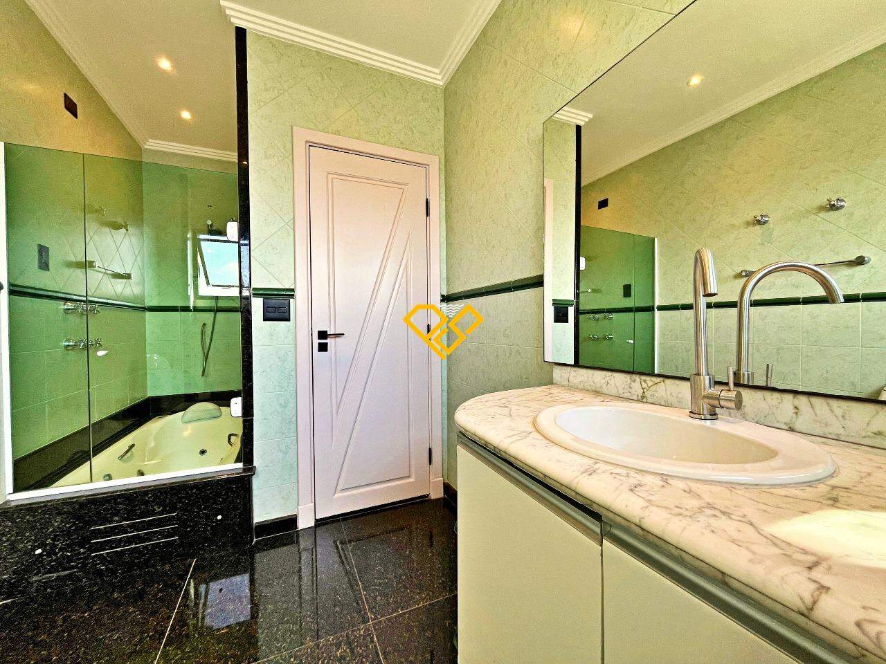 Casa à venda no Santa Terezinha: wc suite 3