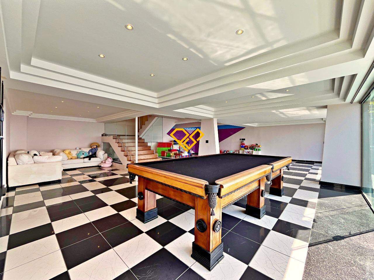 Casa à venda no Santa Terezinha: Sala de jogos