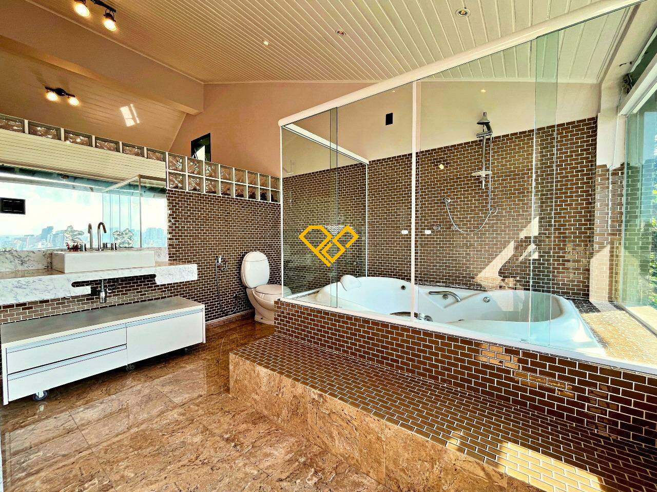 Casa à venda no Santa Terezinha: Wc suíte 2