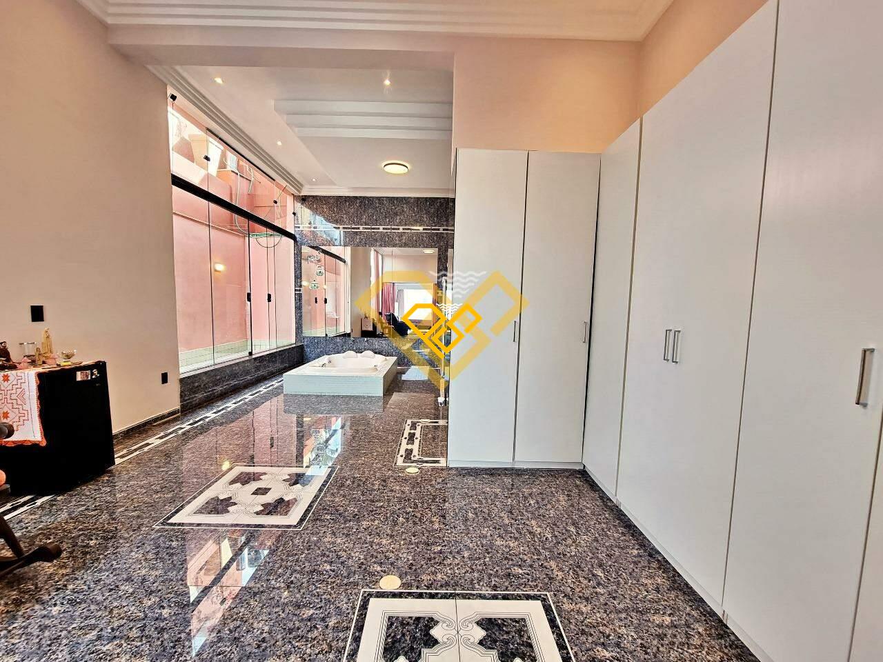 Casa à venda no Santa Terezinha: Closet Suíte 1