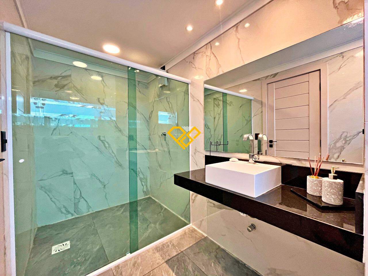Casa à venda no Santa Terezinha: Wc suíte 4