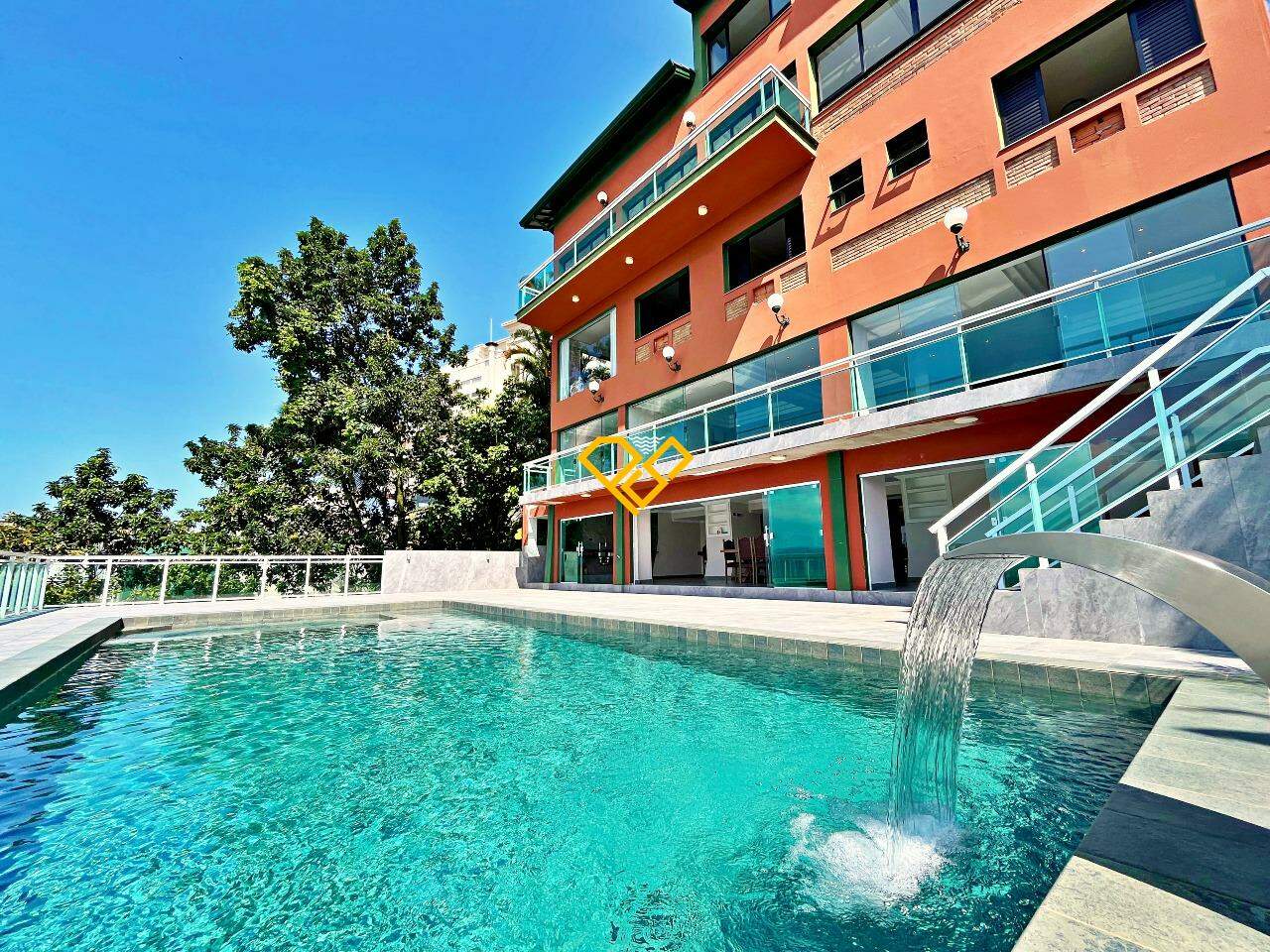 Casa à venda no Santa Terezinha: Piscina