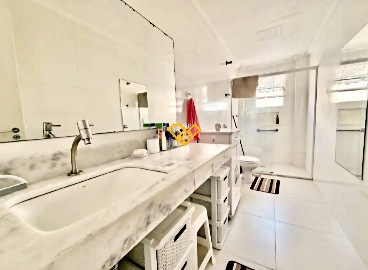 Apartamento à venda no Ponta da Praia: Wc social