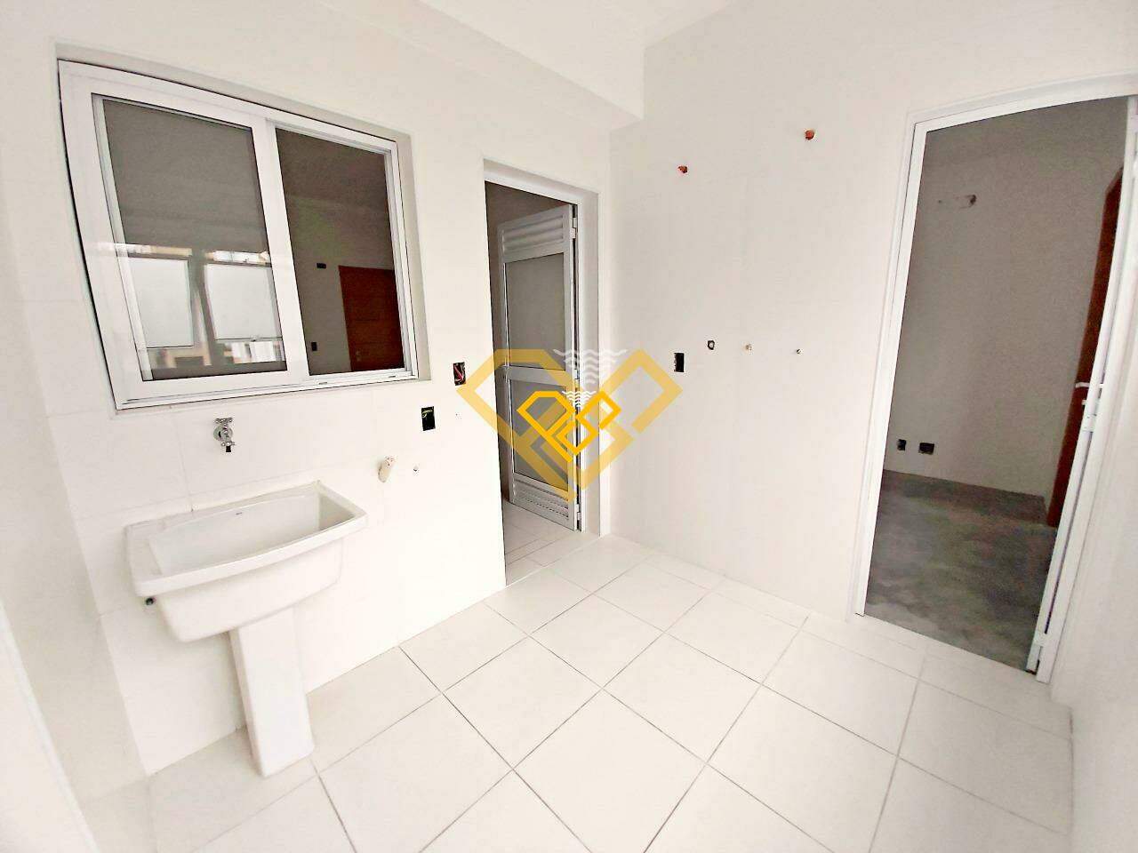 Apartamento à venda no Embaré: Área de Serviço