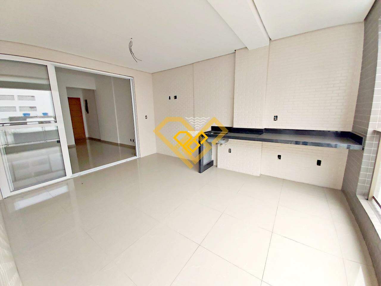 Apartamento à venda no Embaré: Varanda