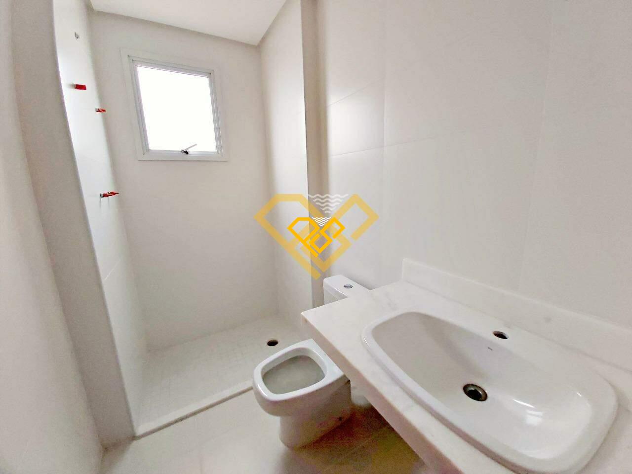 Apartamento à venda no Embaré: wc