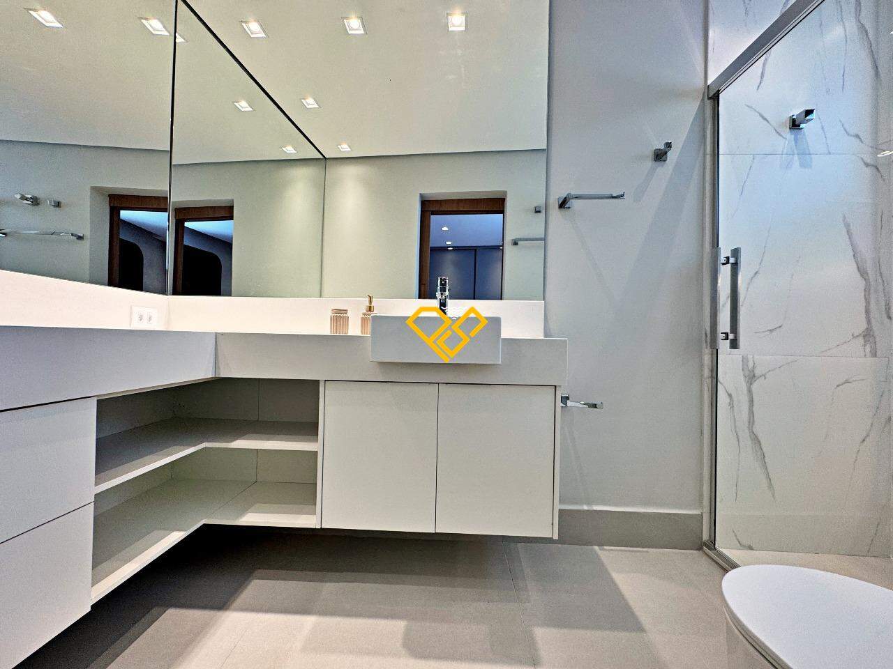 Apartamento à venda no Gonzaga: wc suíte 2