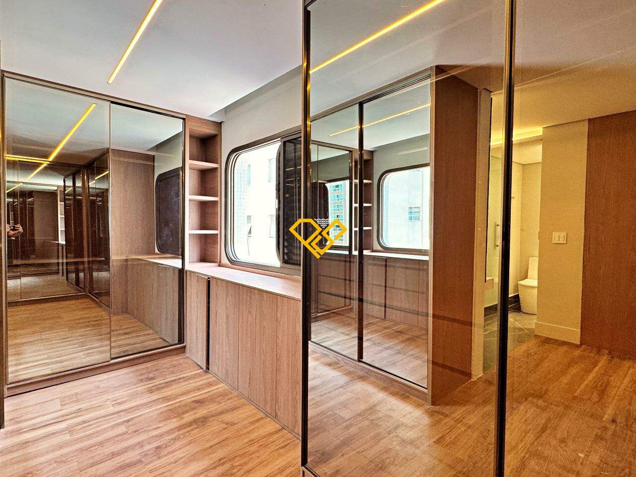 Apartamento à venda no Gonzaga: closet master