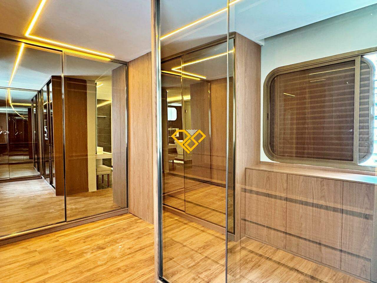 Apartamento à venda no Gonzaga: closet master