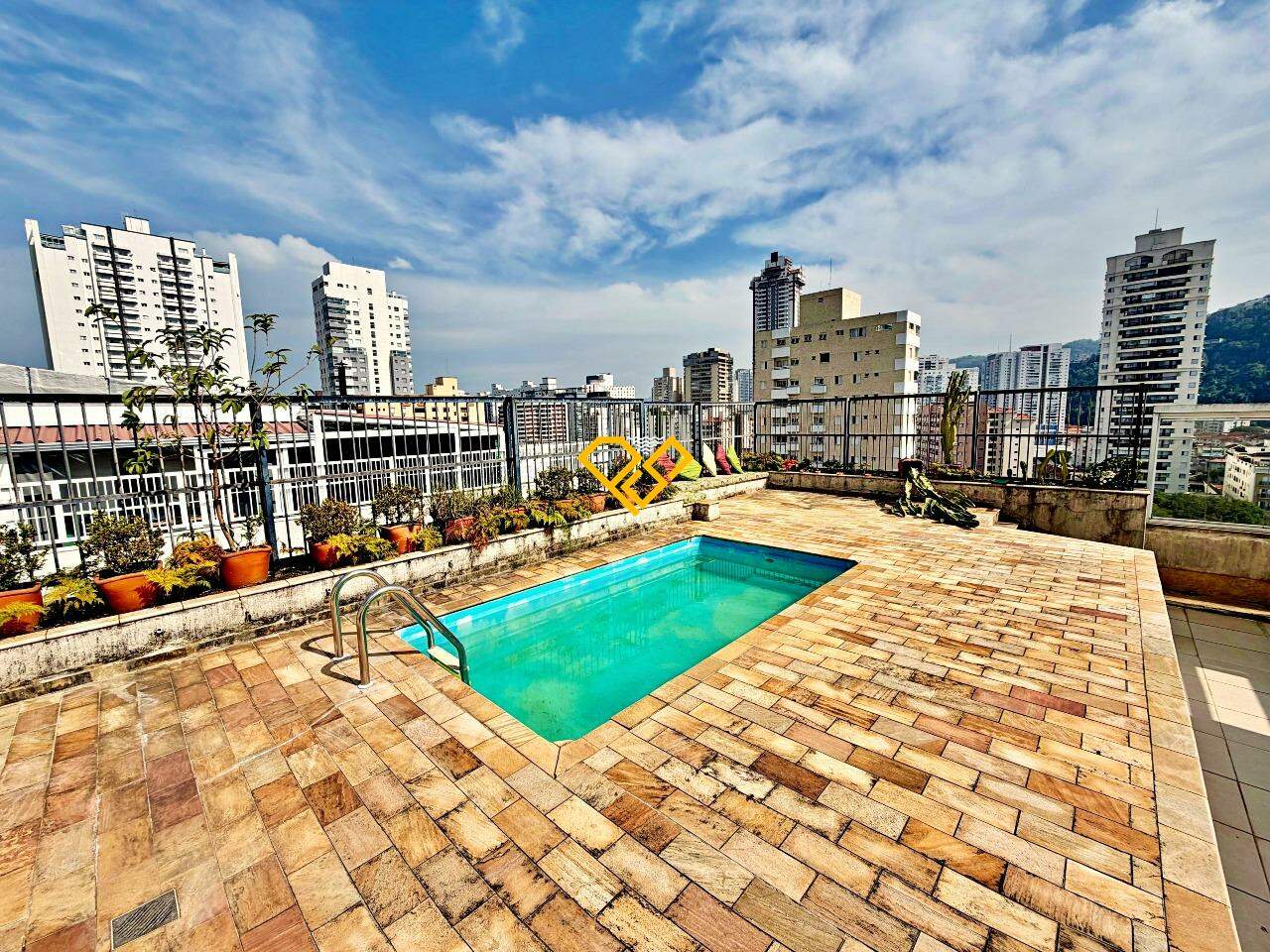 Cobertura à venda no Pompéia: Piscina e solarium
