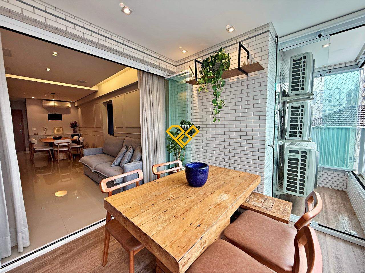 Apartamento à venda no Pompéia: Varanda