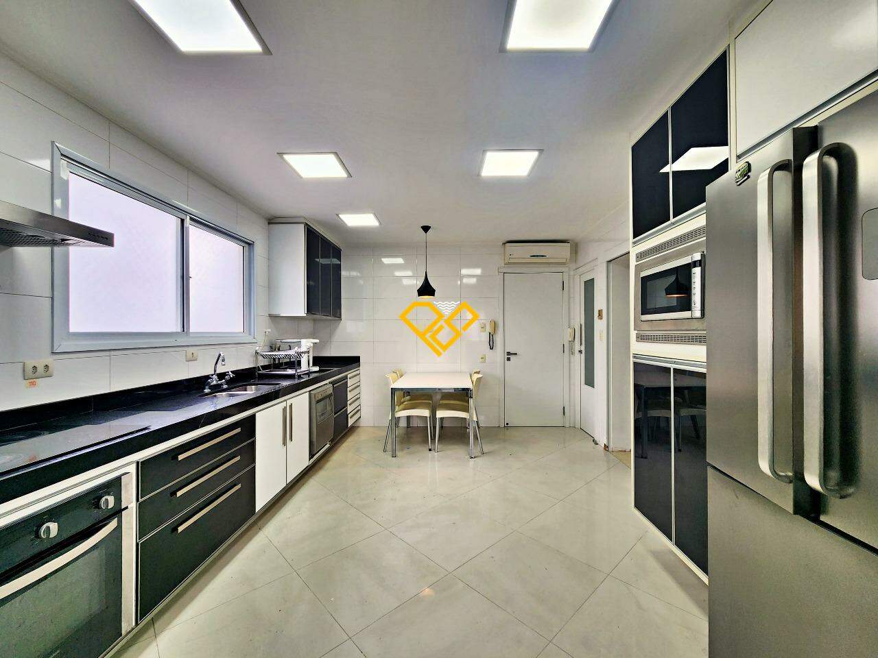 Apartamento à venda no Embaré: Cozinha