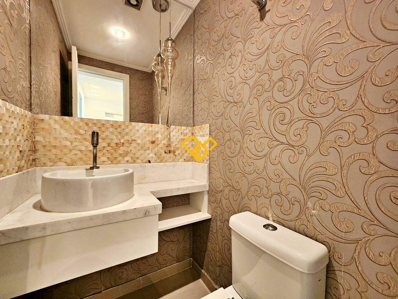 Apartamento à venda no Embaré: Lavabo