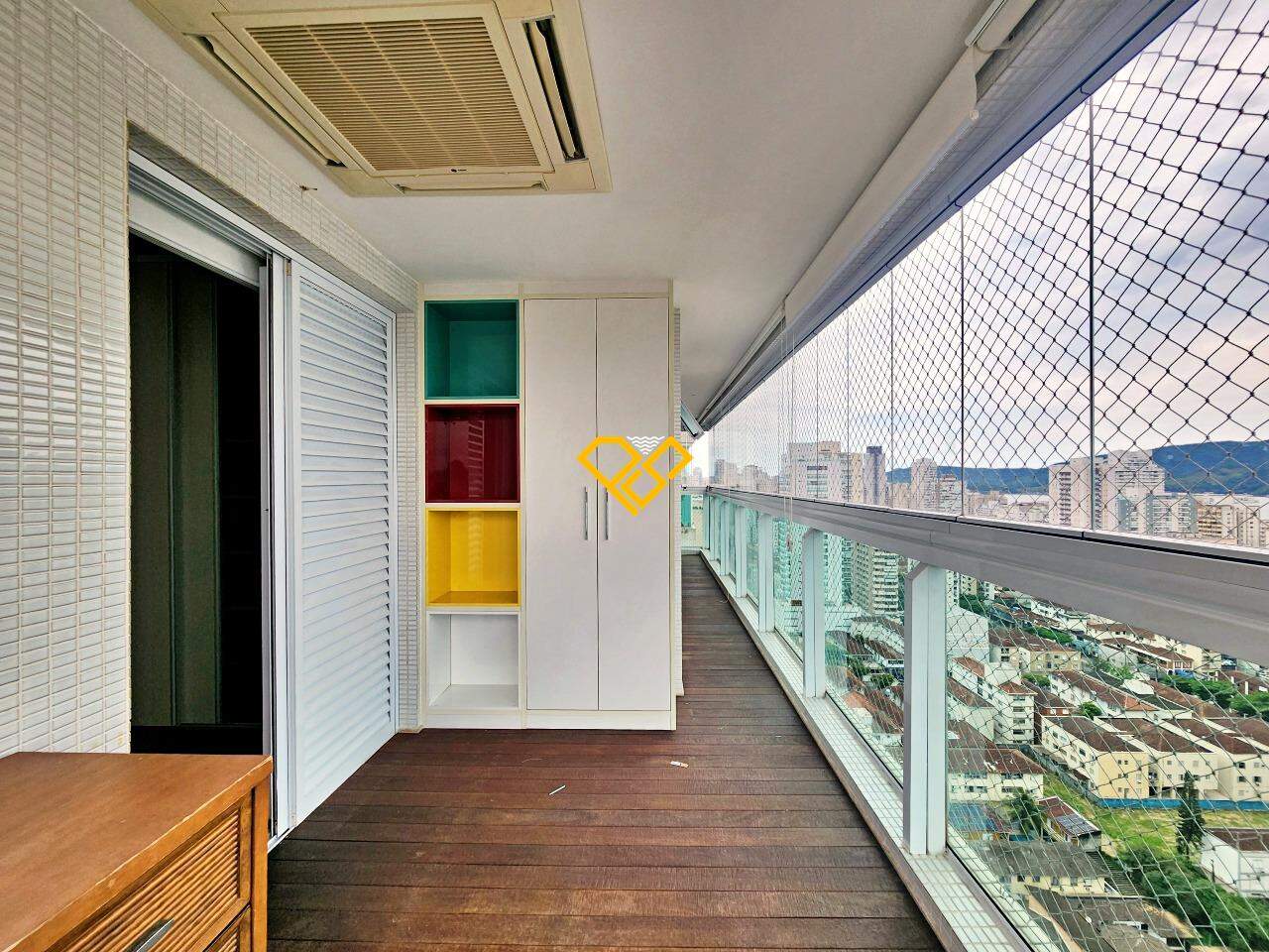 Apartamento à venda no Embaré: Varanda