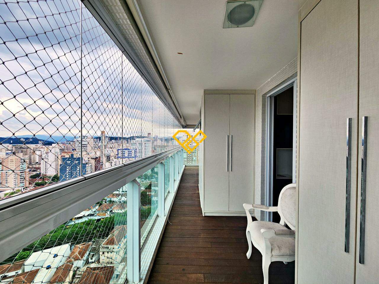 Apartamento à venda no Embaré: Varanda