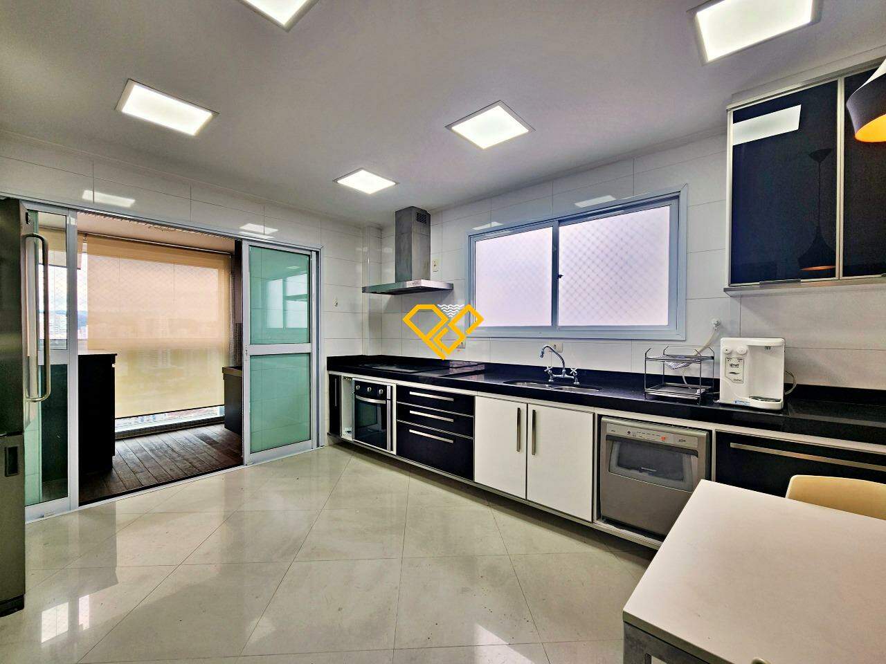 Apartamento à venda no Embaré: Cozinha