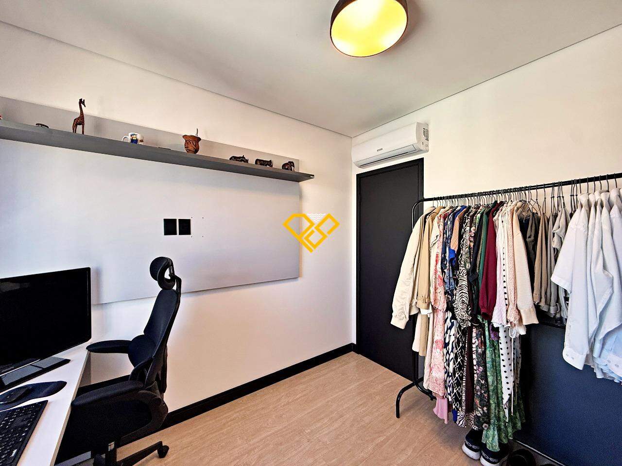 Apartamento à venda no Embaré: Dormitório 2