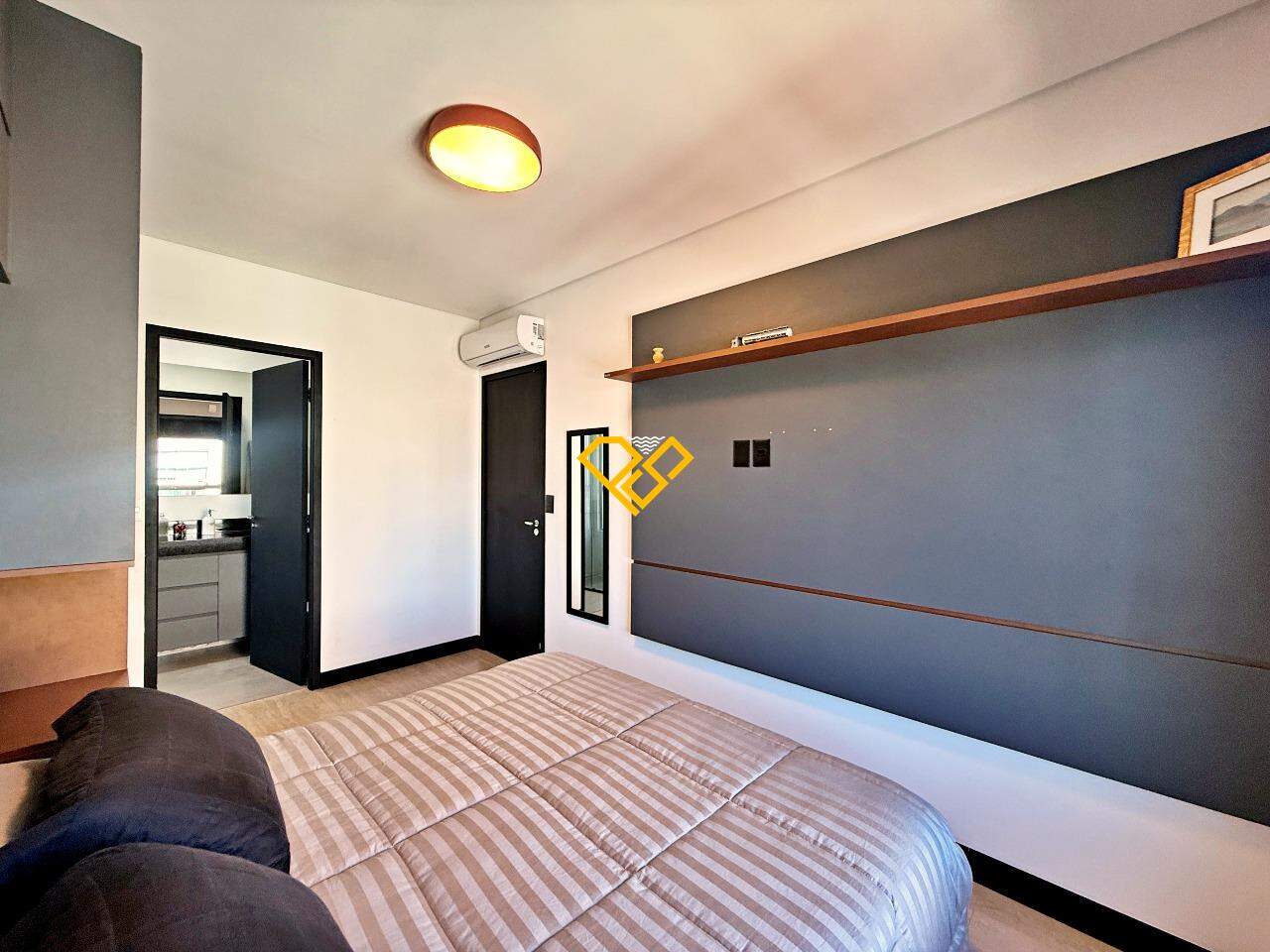 Apartamento à venda no Embaré: Dormitório 1 - suíte