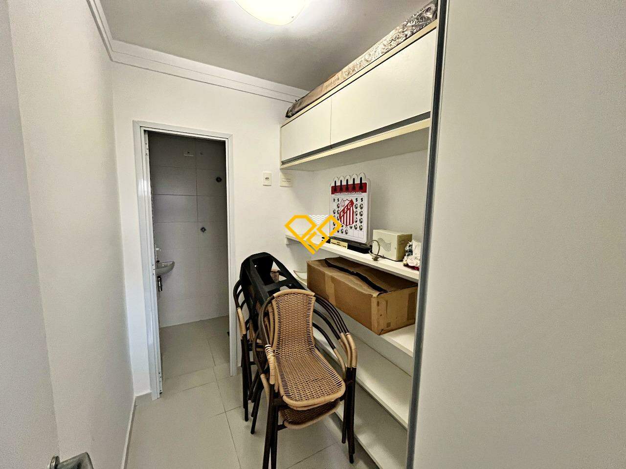 Apartamento à venda no Ponta da Praia: Dependência