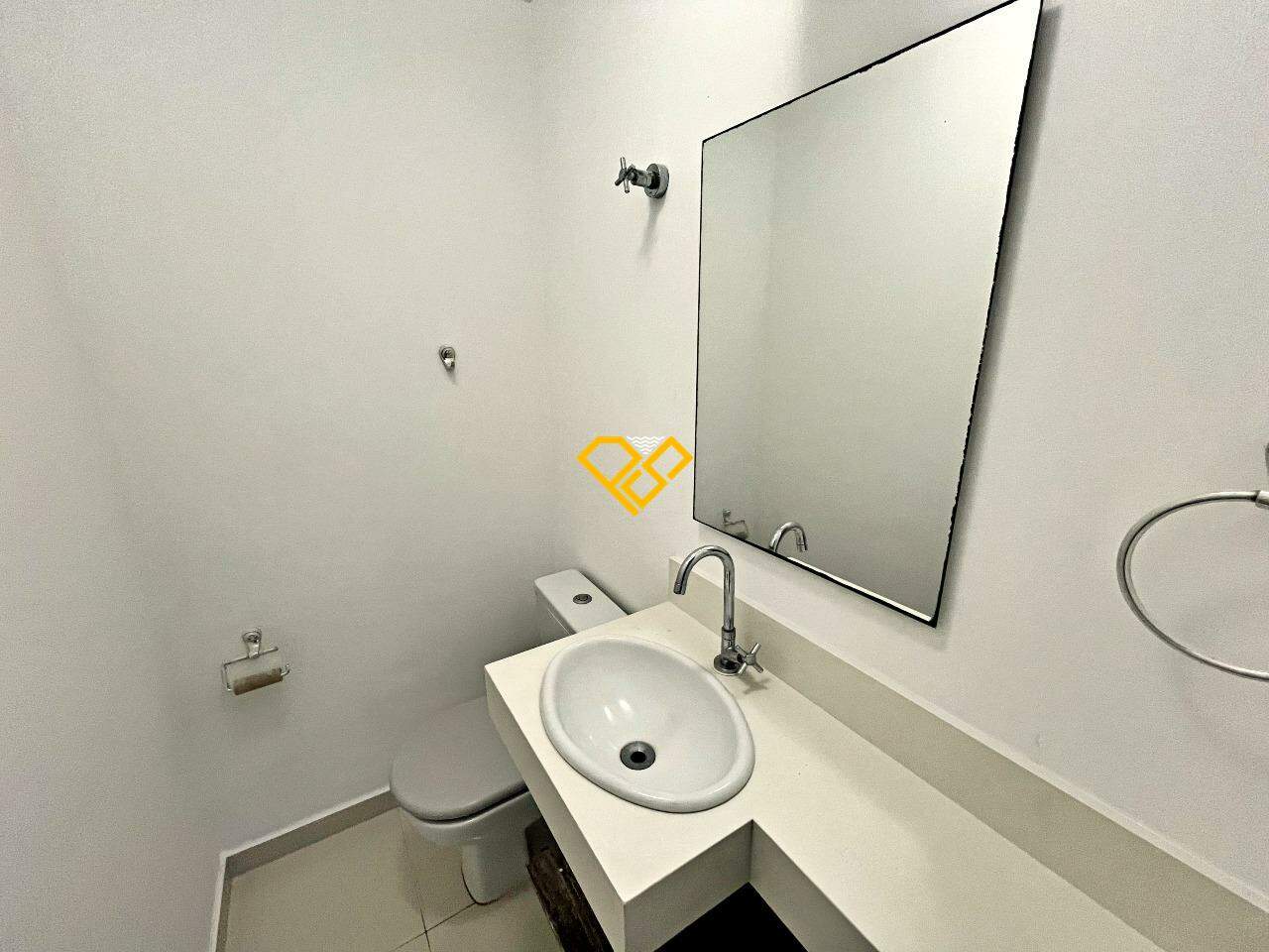 Apartamento à venda no Ponta da Praia: Lavabo
