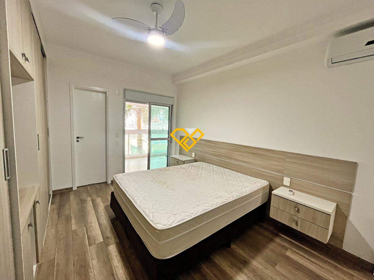 Apartamento à venda no Ponta da Praia: Suíte 1