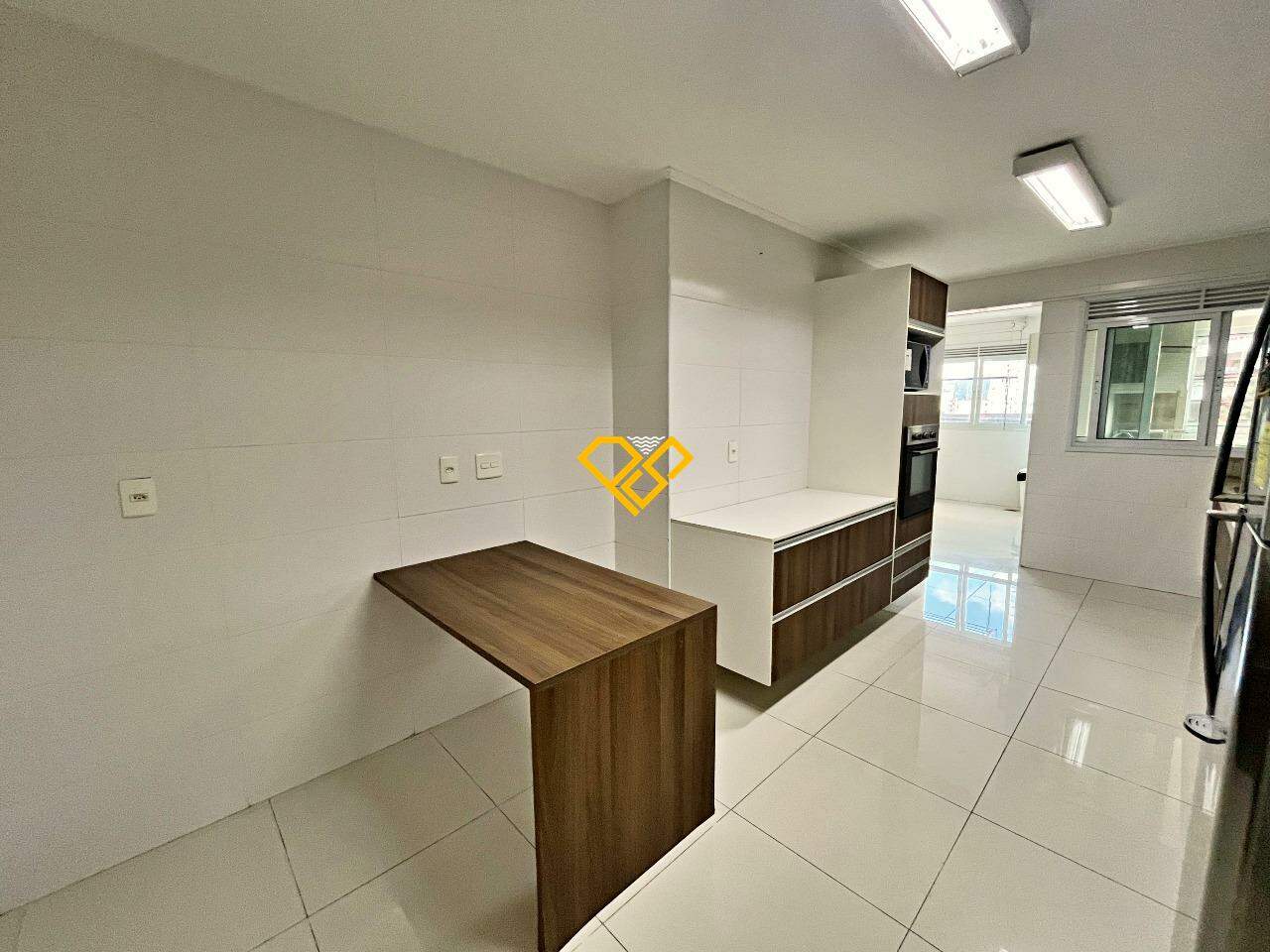 Apartamento à venda no Ponta da Praia: Cozinha