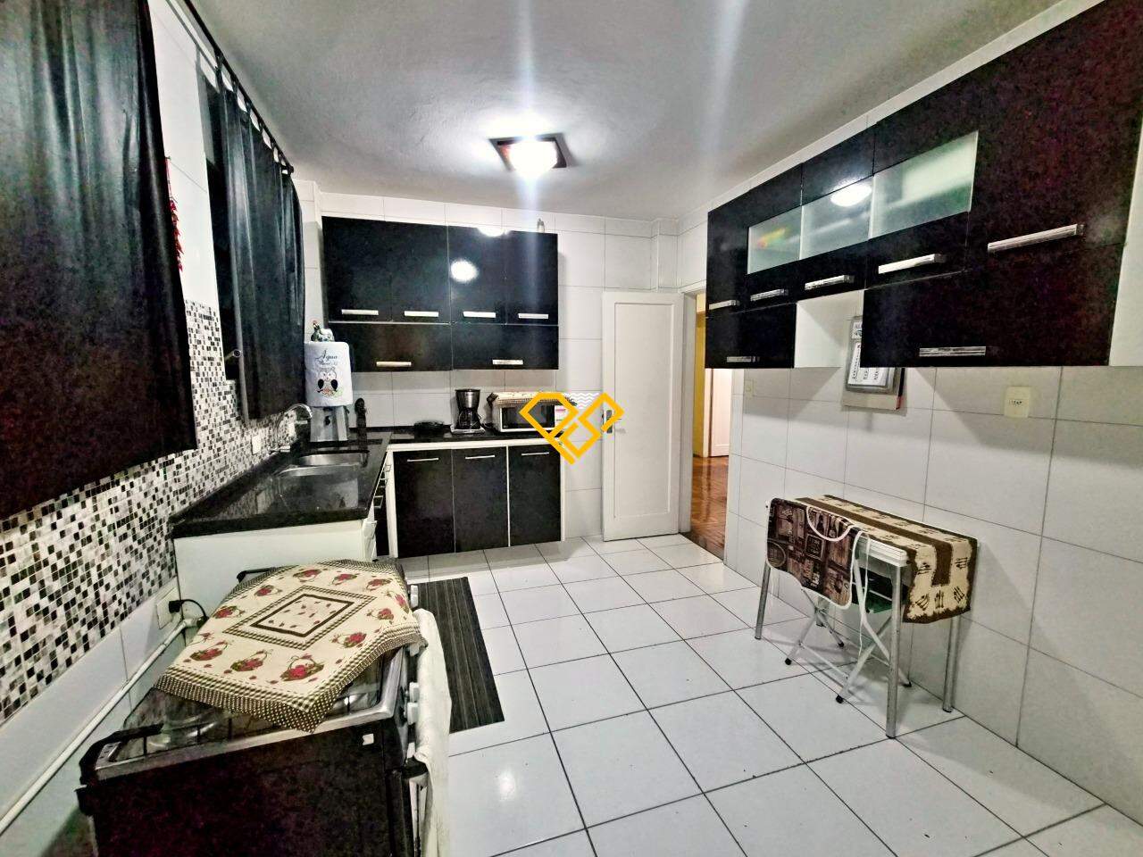 Apartamento à venda no Gonzaga: Cozinha