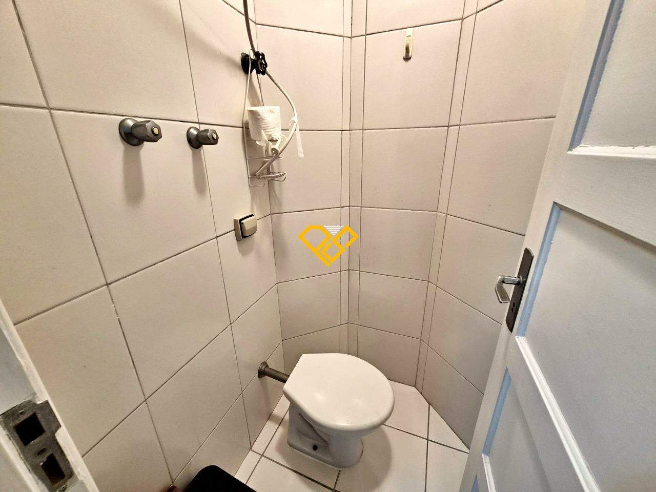 Apartamento à venda no Gonzaga: Wc de serviço