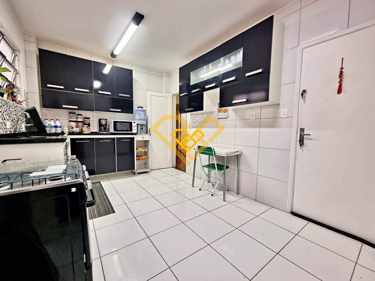 Apartamento à venda no Gonzaga: cozinha