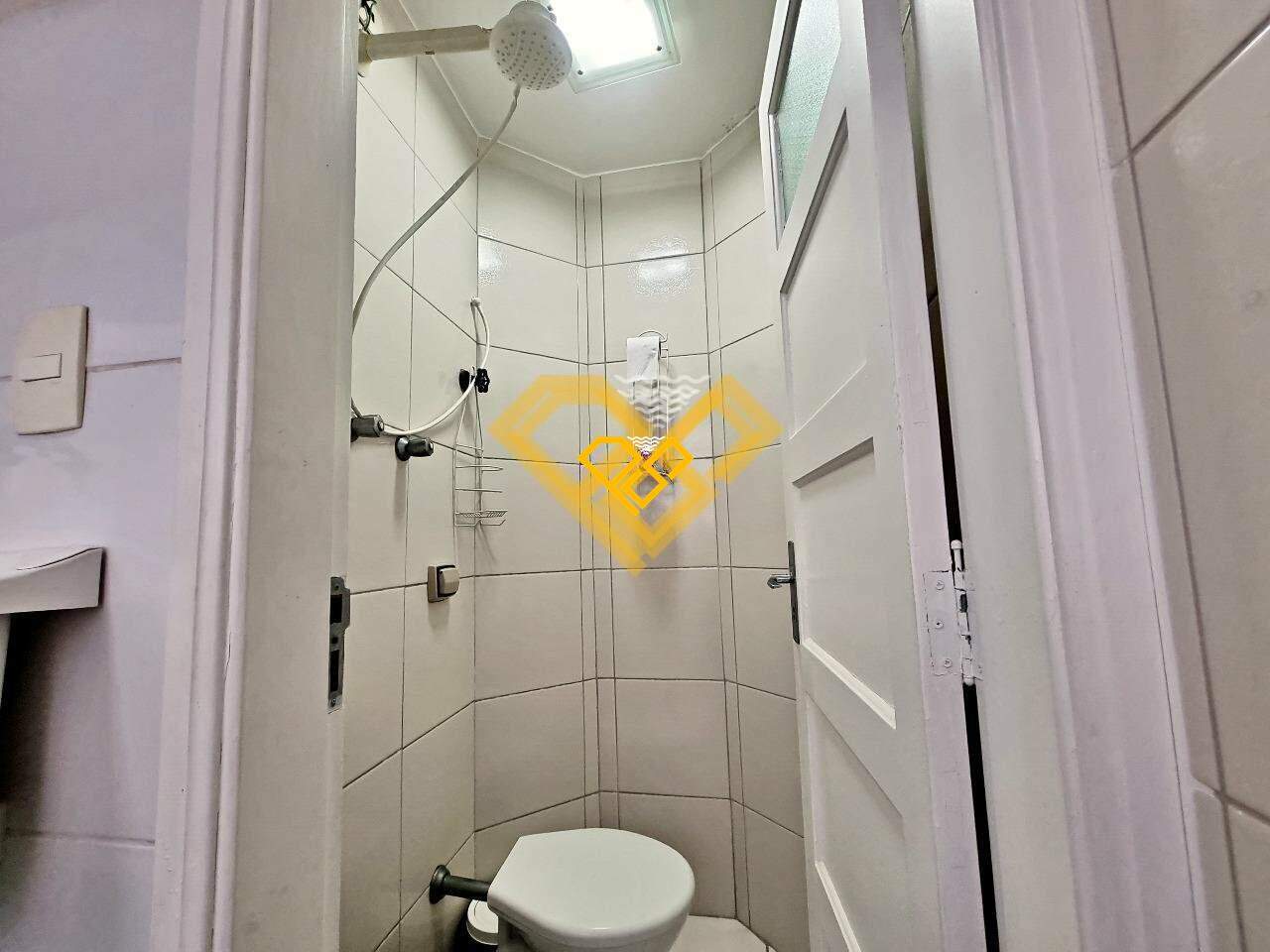 Apartamento à venda no Gonzaga: wc serviço