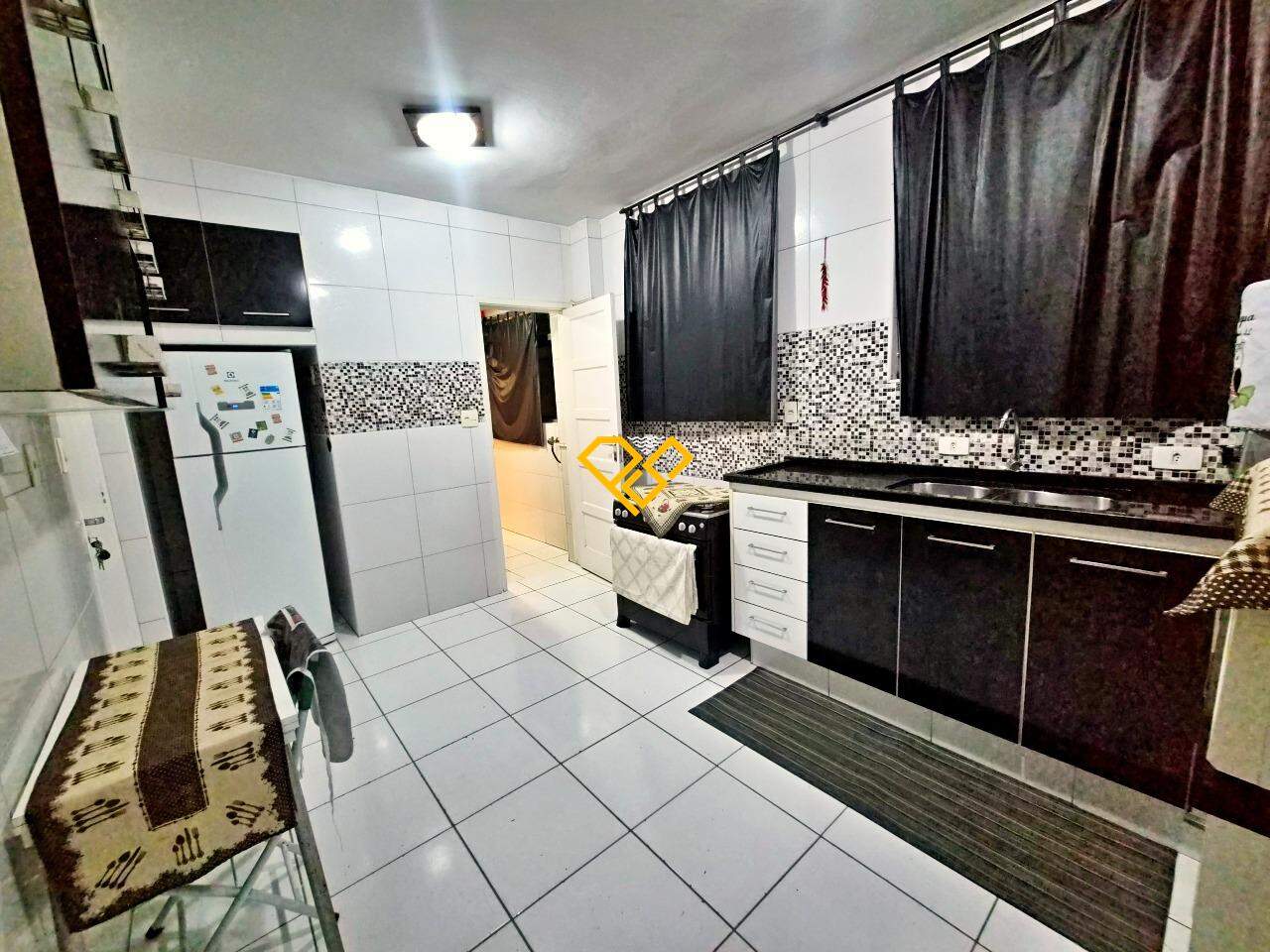 Apartamento à venda no Gonzaga: Cozinha