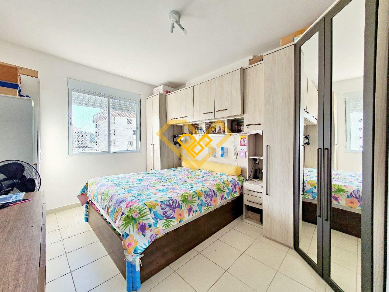 Apartamento à venda no Ponta da Praia: SUÍTE