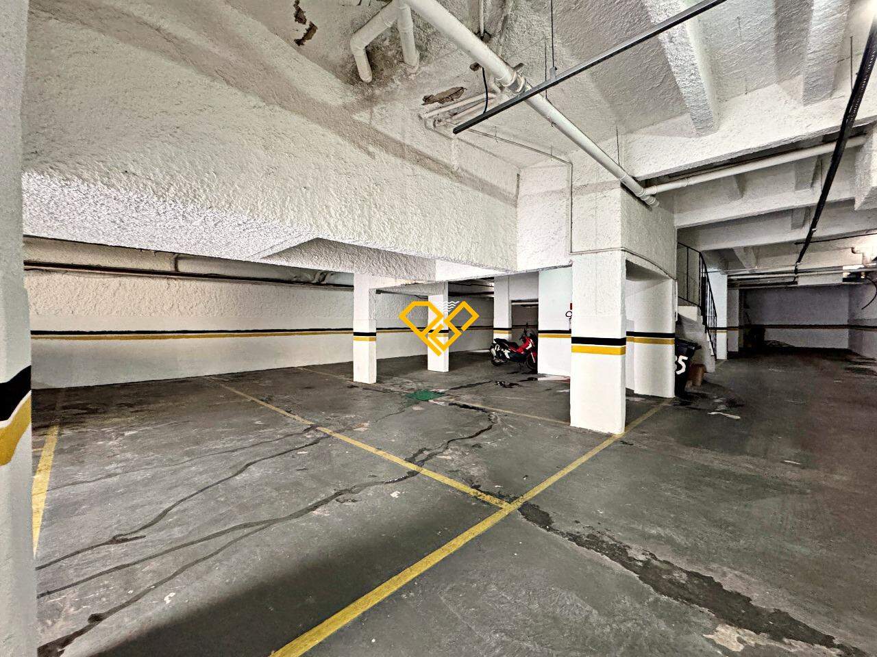 Apartamento à venda no Gonzaga: Garagem