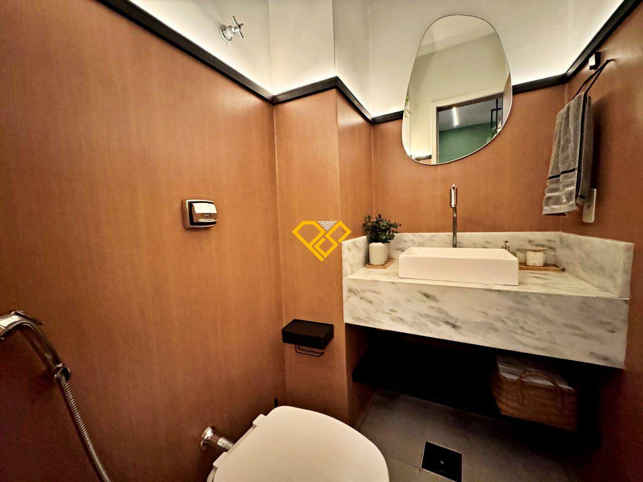 Apartamento à venda no Gonzaga: Lavabo