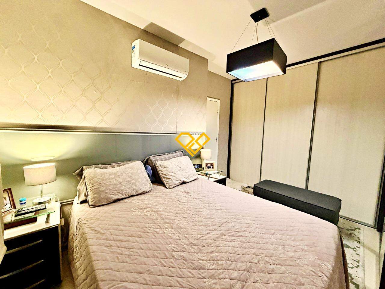 Apartamento à venda no Ponta da Praia: Dormitório 1 - suíte