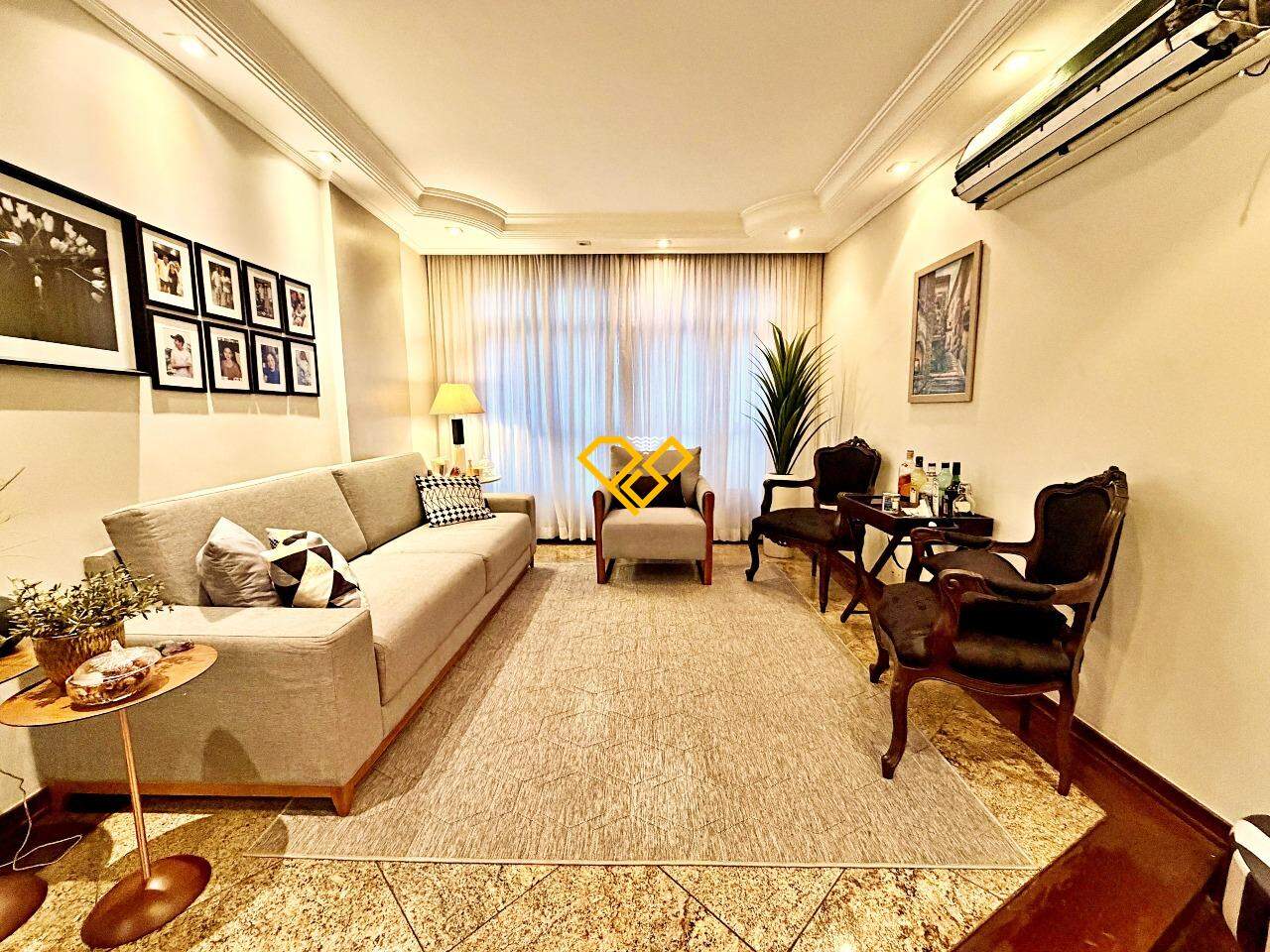 Apartamento à venda no Ponta da Praia: Sala