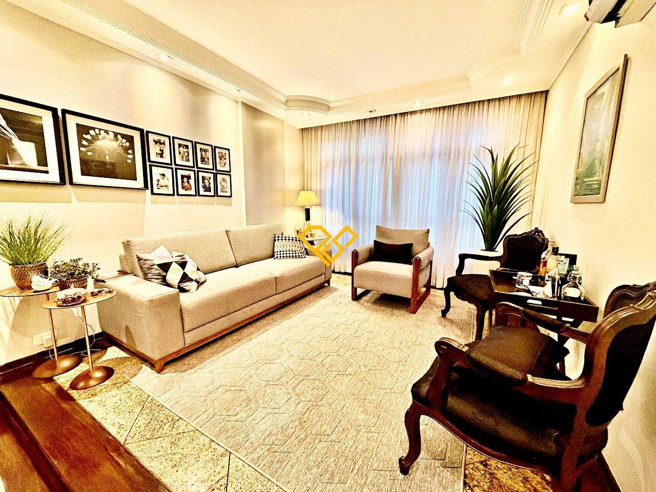 Apartamento à venda no Ponta da Praia: Sala