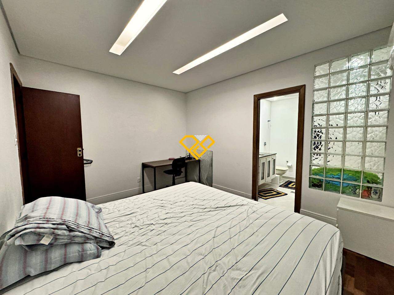 Apartamento à venda no Embaré: Dormitório 1 - suíte