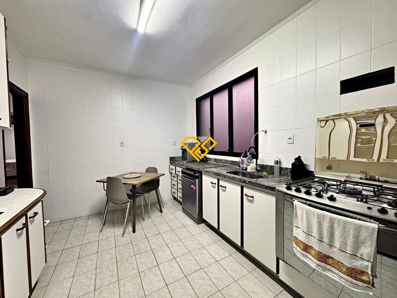 Apartamento à venda no Embaré: Cozinha